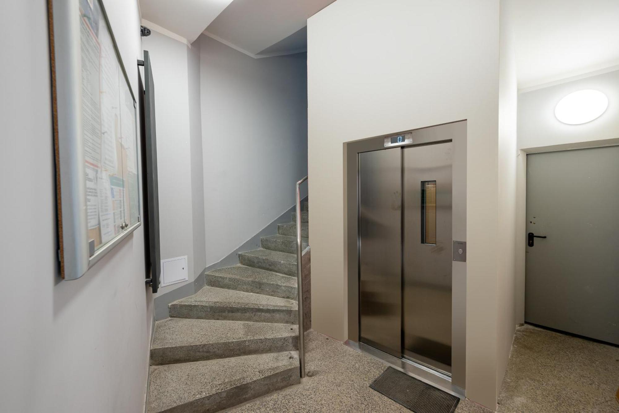 ורשה Piekna 2-Bedroom Apartment מראה חיצוני תמונה